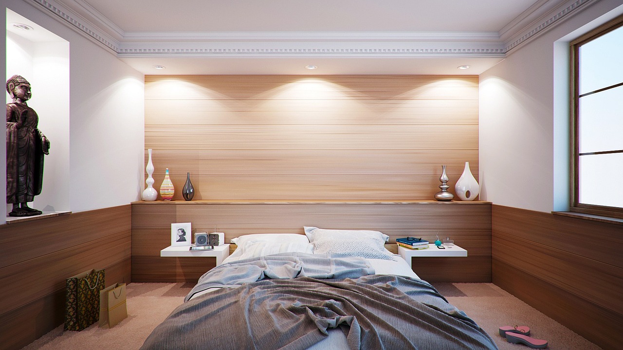 Lichte slaapkamer met veel natuurlijke lichtinval. Lichte slaapkamer met veel natuurlijke lichtinval.